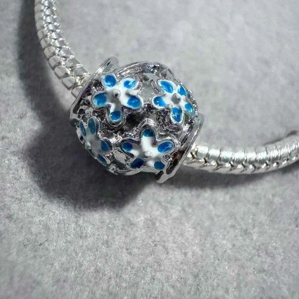 Pandora blue flower